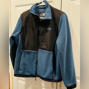The NorthFace Womens size L fleece jacket
